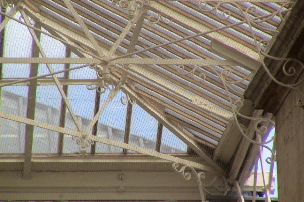 Anti-roosting Netting installed to Beams & Ledges