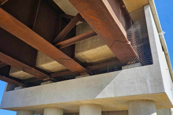 Robust Mesh Application Sealing Off Open Recess Space on Bridge